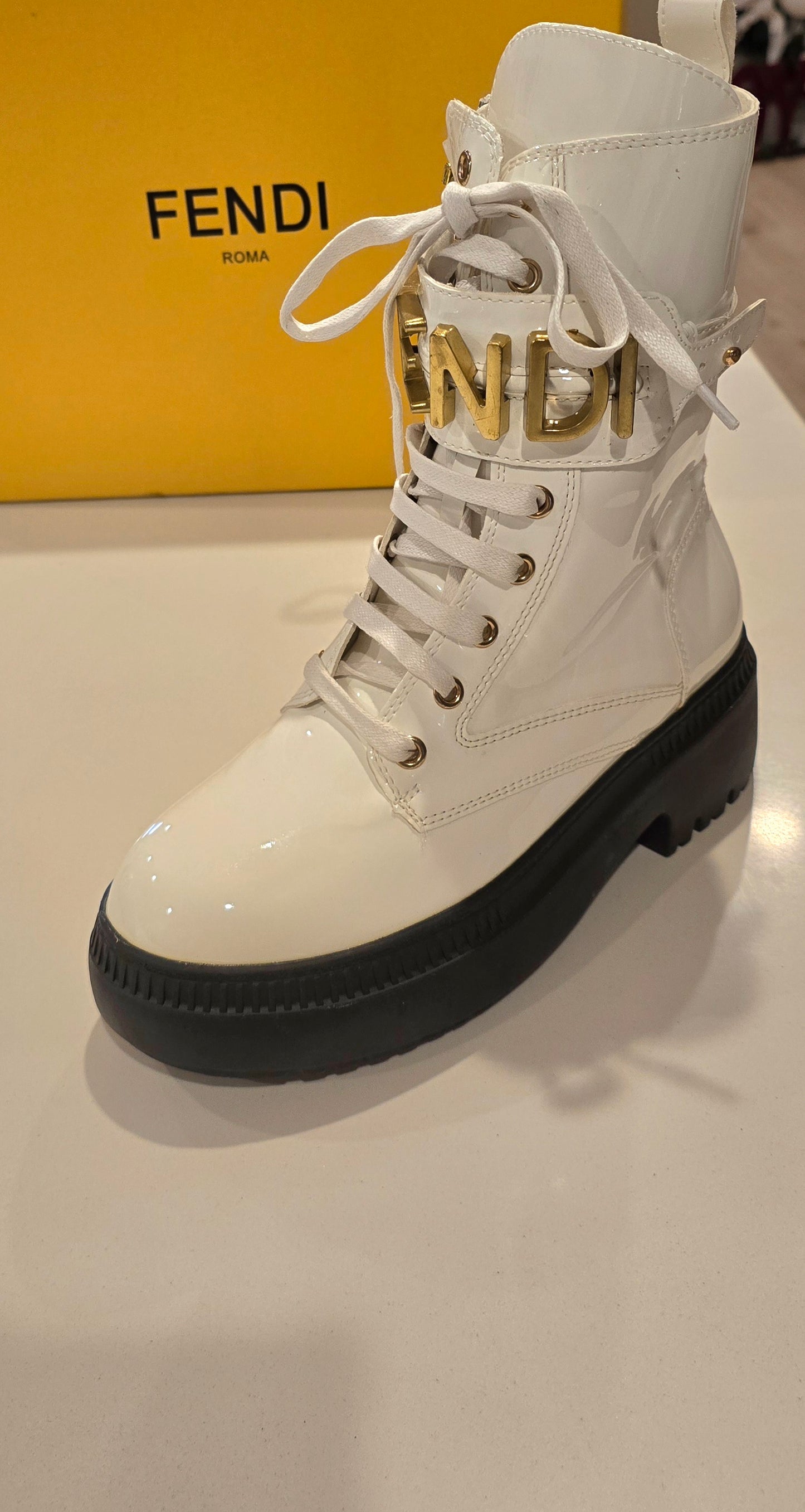 Botas